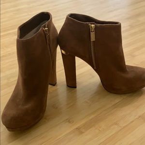 Size 8 tan suede Michael Kors boots